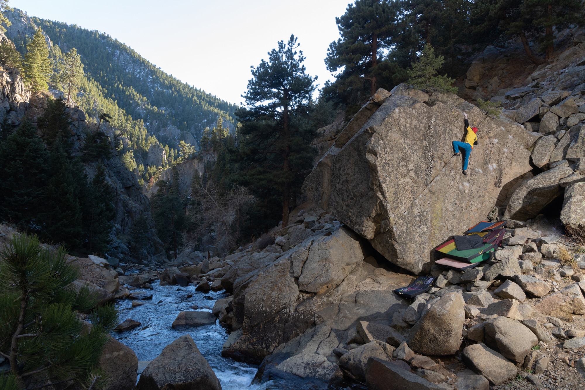 TJ Sanford em Boulder Falls, Colorado